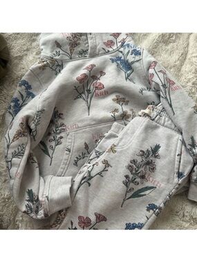 Kith Kids Floral Hoodie and Sweatpants Set - good condition